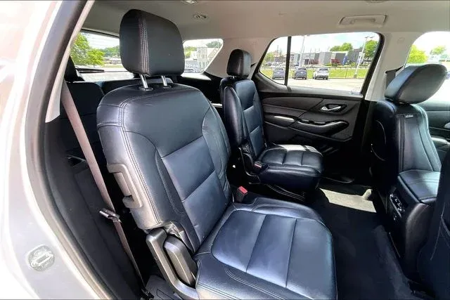 2020 Chevrolet Traverse LT thumbnail 20