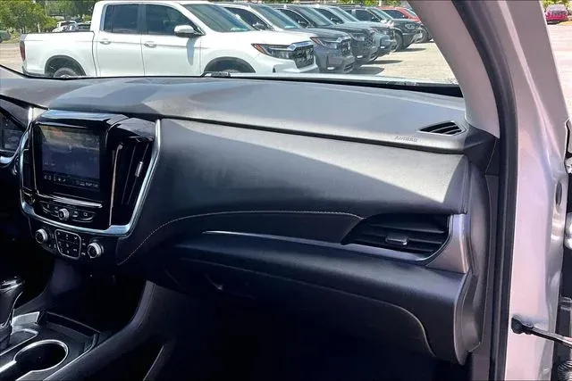 2020 Chevrolet Traverse LT thumbnail 21