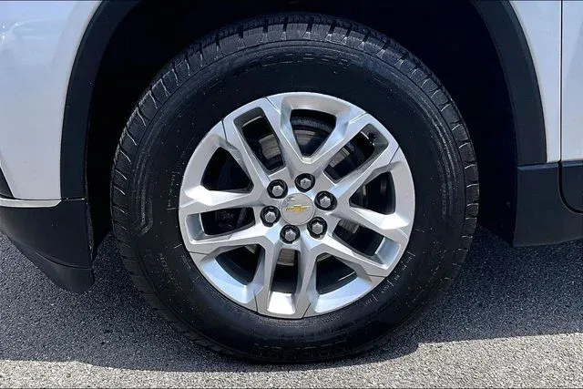 2020 Chevrolet Traverse LT thumbnail 30