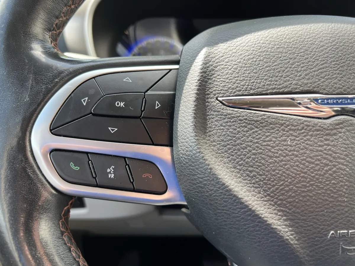 2020 Chrysler Pacifica Touring L thumbnail 18