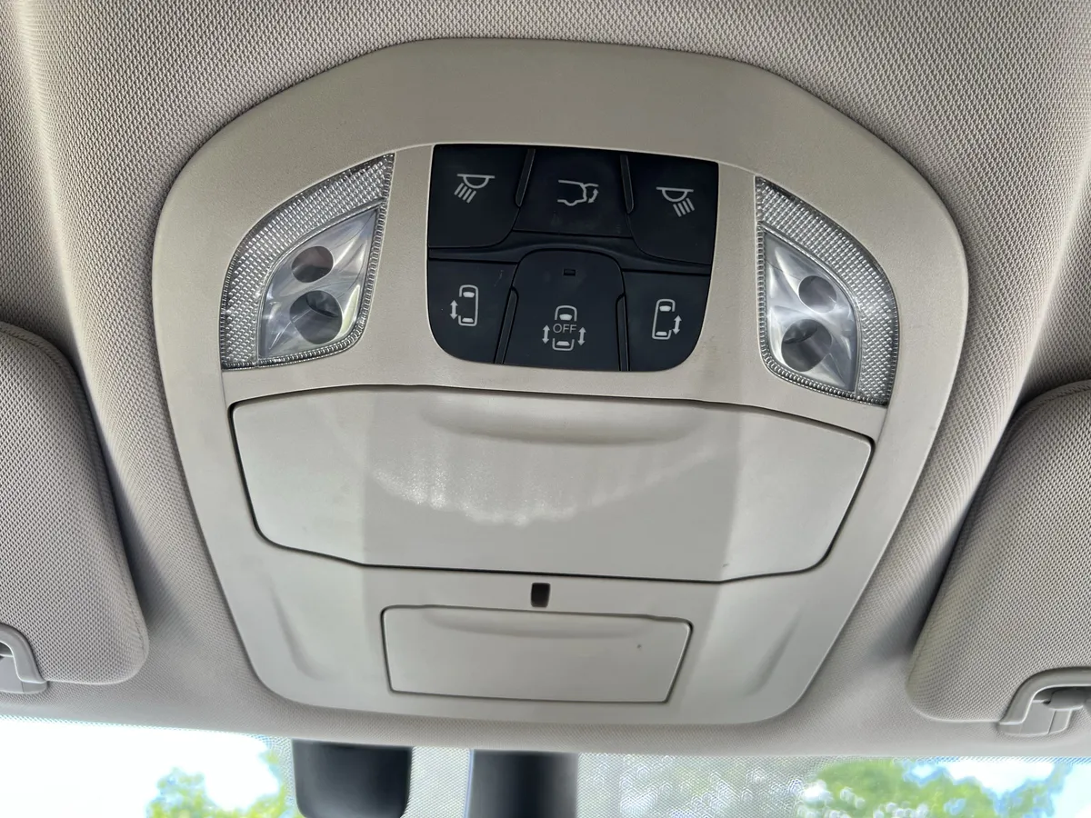 2020 Chrysler Pacifica Touring L thumbnail 27