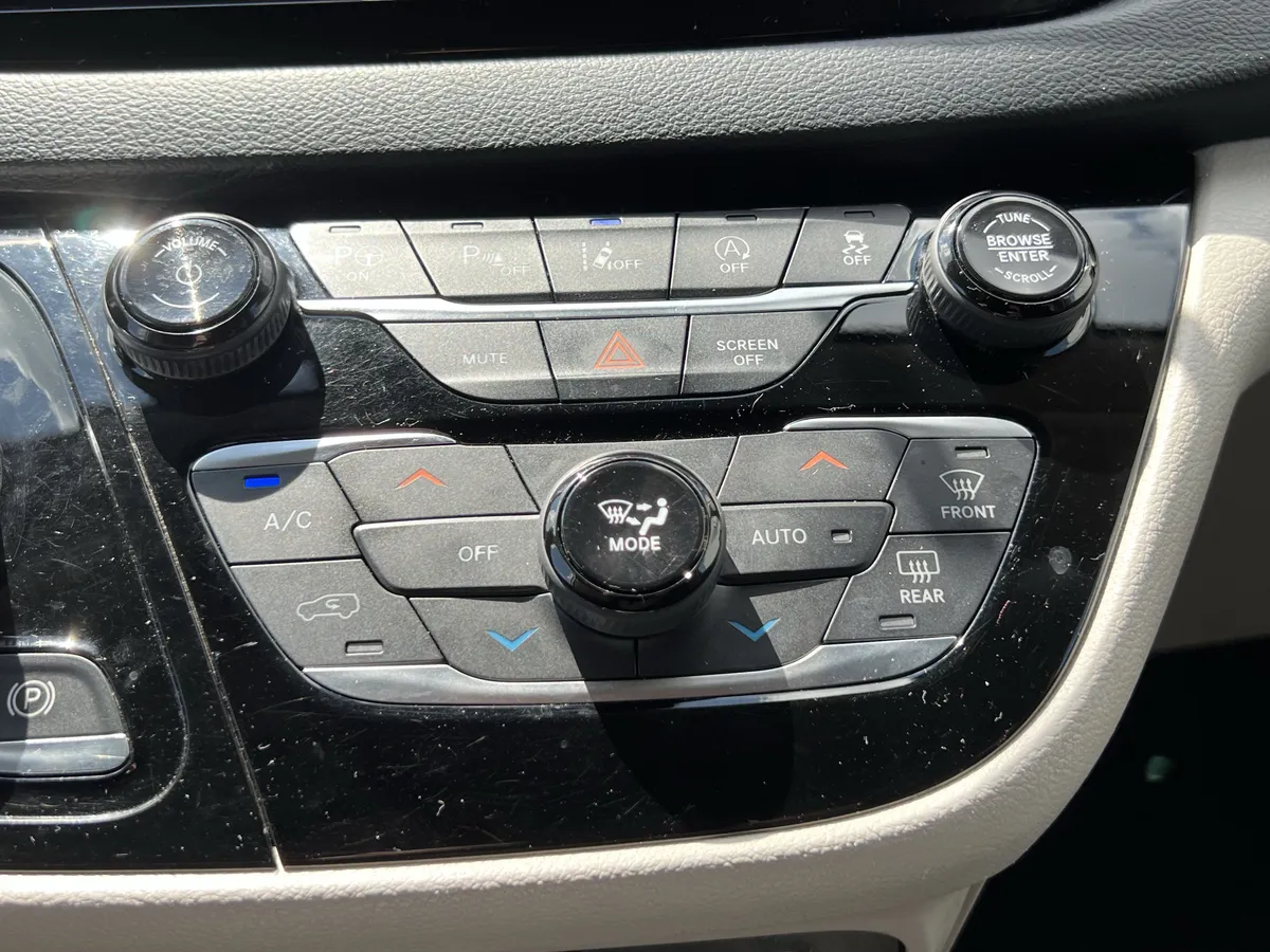 2020 Chrysler Pacifica Touring L thumbnail 29