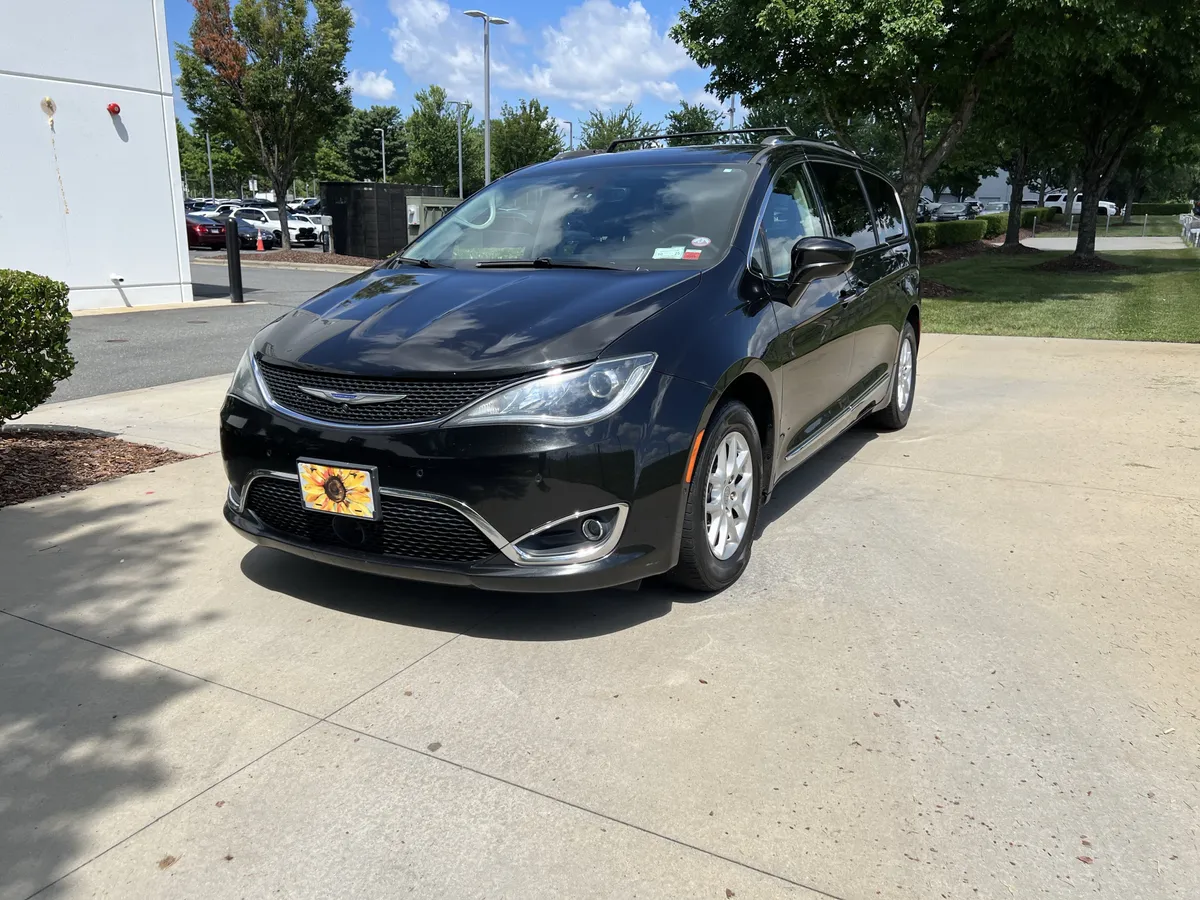 2020 Chrysler Pacifica Touring L thumbnail 4