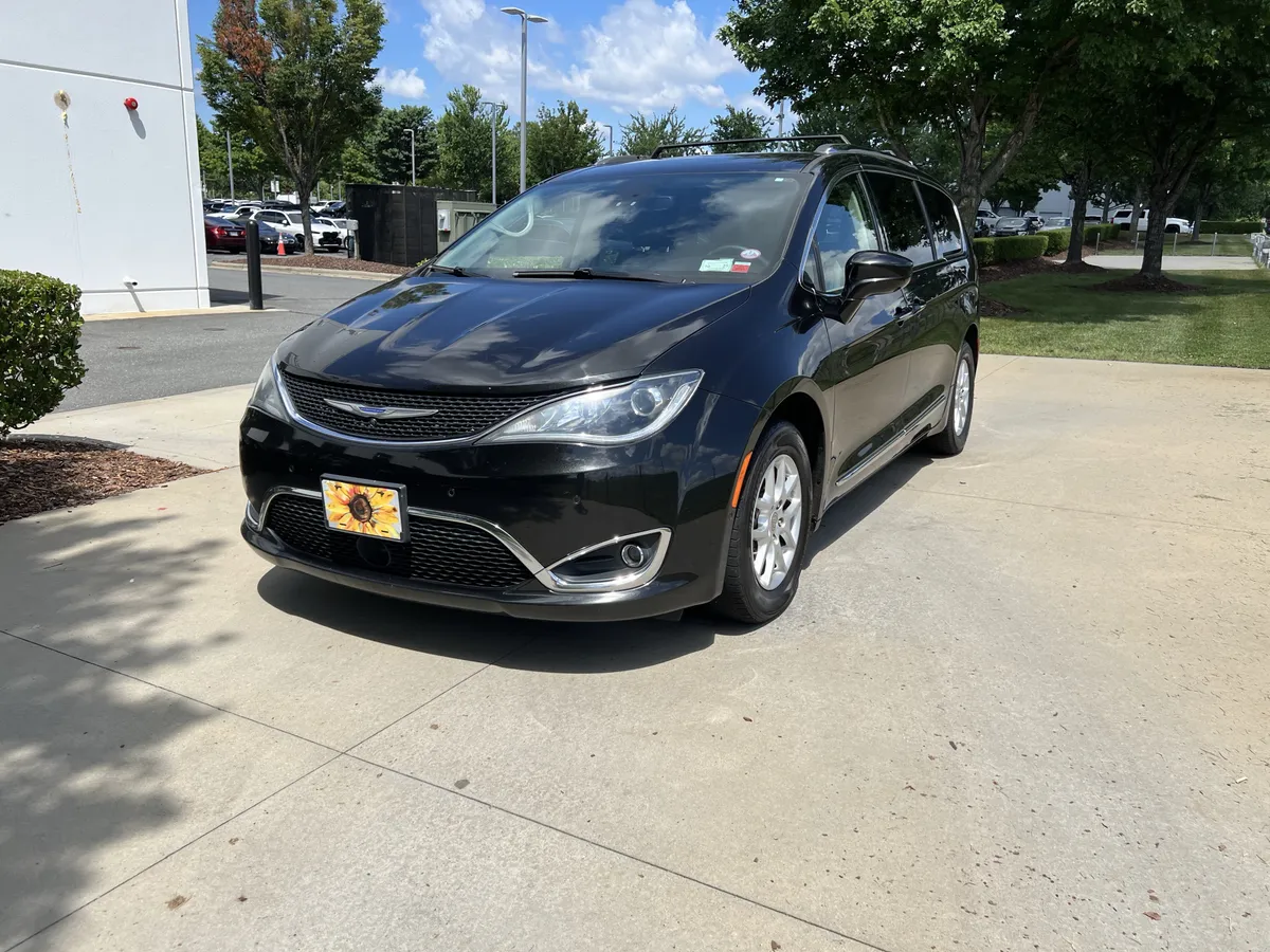2020 Chrysler Pacifica Touring L thumbnail 5