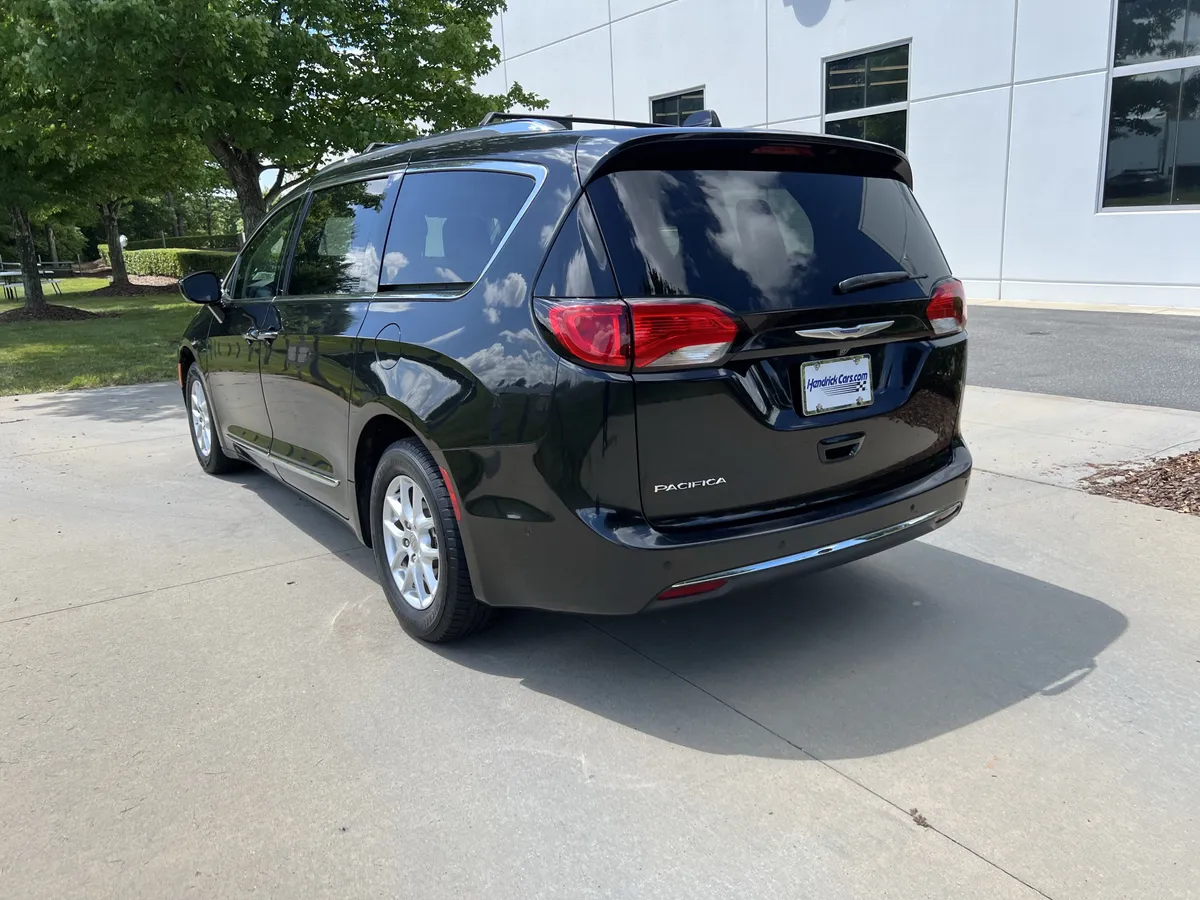 2020 Chrysler Pacifica Touring L thumbnail 7
