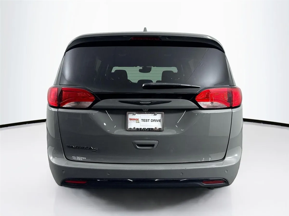 2020 Chrysler Pacifica Touring L Plus thumbnail 12