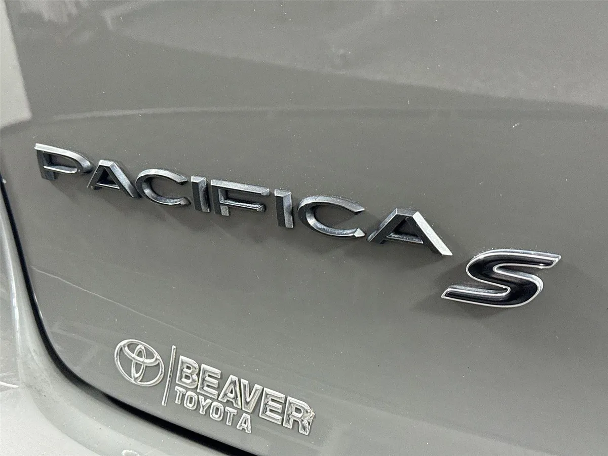 2020 Chrysler Pacifica Touring L Plus thumbnail 15