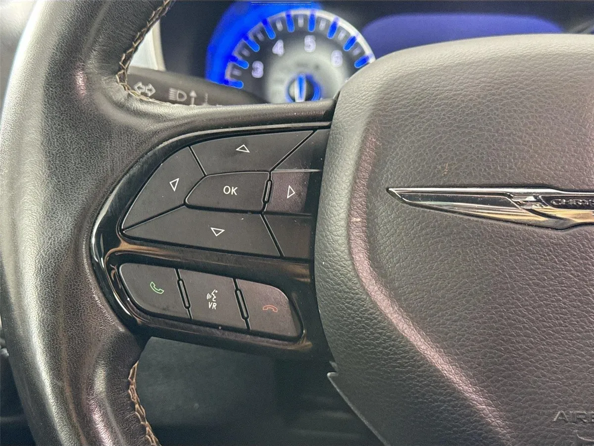 2020 Chrysler Pacifica Touring L Plus thumbnail 18