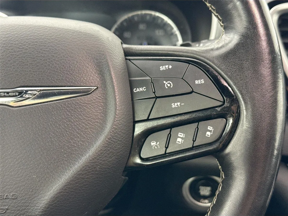 2020 Chrysler Pacifica Touring L Plus thumbnail 20