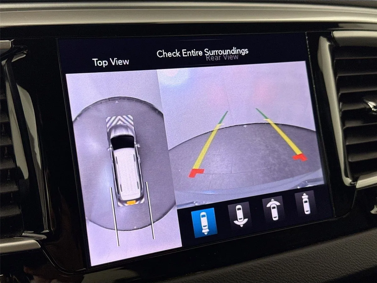 2020 Chrysler Pacifica Touring L Plus thumbnail 25