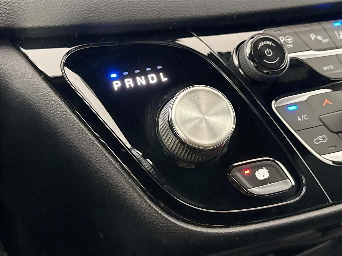2020 Chrysler Pacifica Touring L Plus thumbnail 27