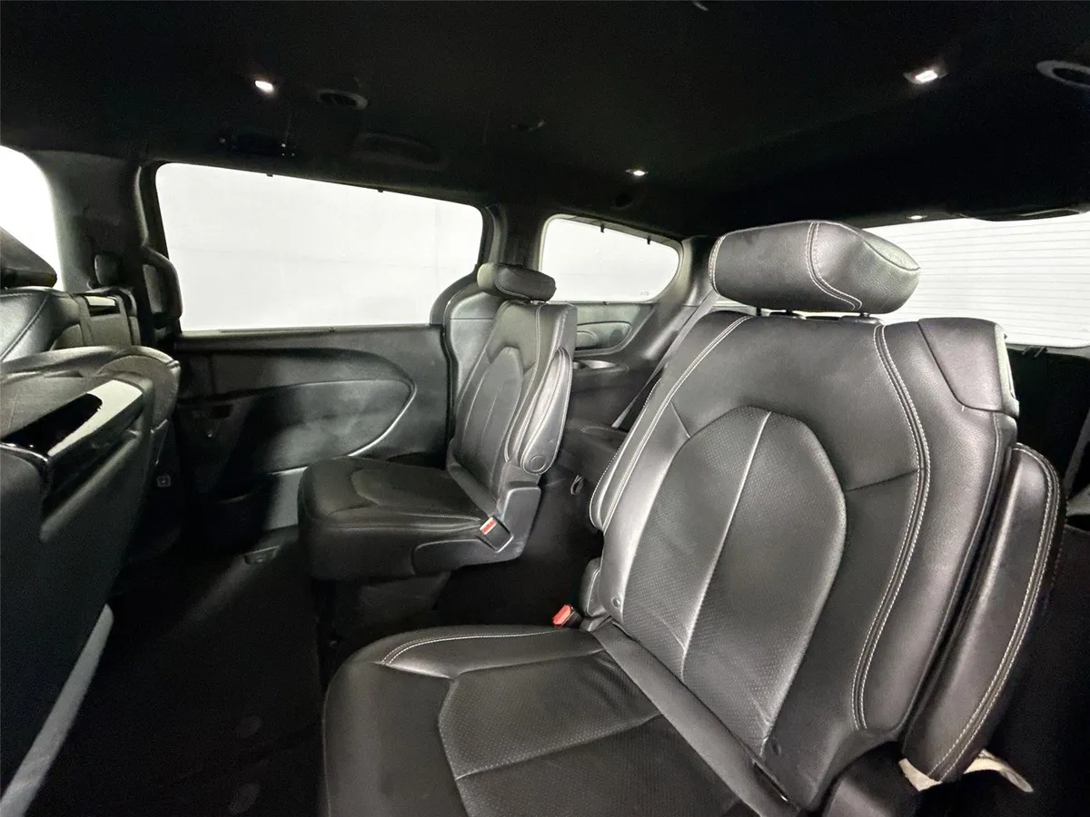 2020 Chrysler Pacifica Touring L Plus thumbnail 30