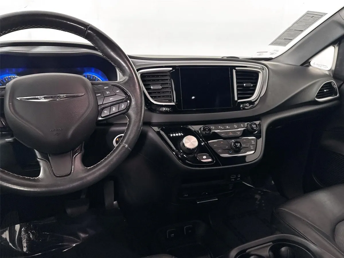 2020 Chrysler Pacifica Touring L Plus thumbnail 32