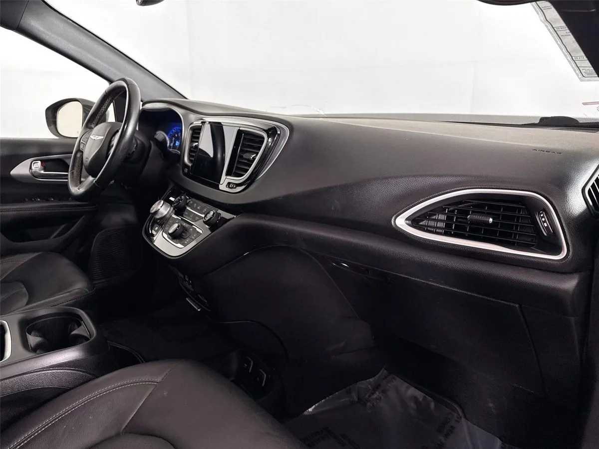 2020 Chrysler Pacifica Touring L Plus thumbnail 41