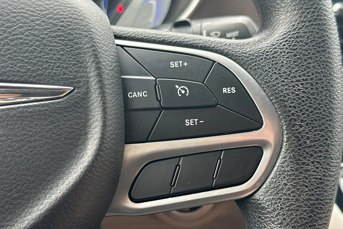 2020 Chrysler Voyager LXI thumbnail 28