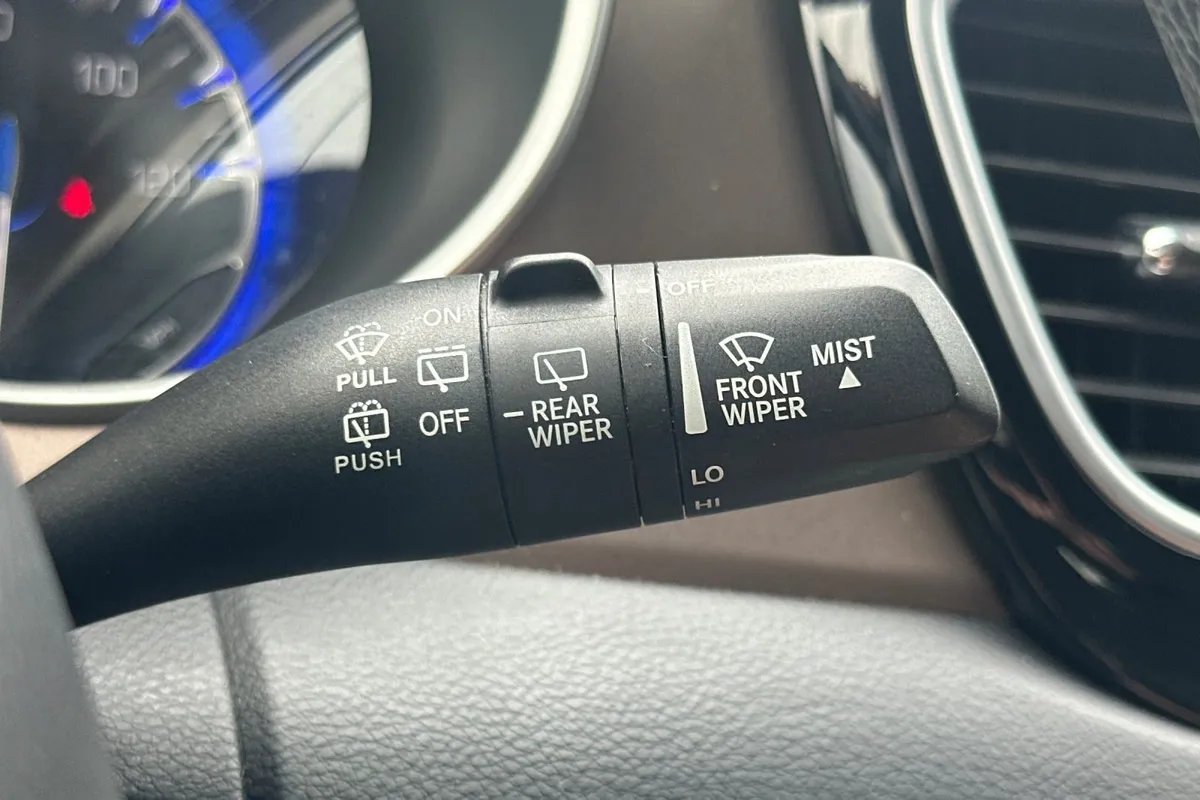 2020 Chrysler Voyager LXI thumbnail 30