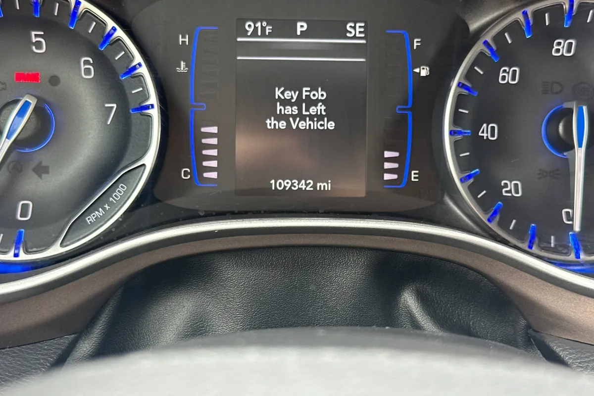 2020 Chrysler Voyager LXI thumbnail 32