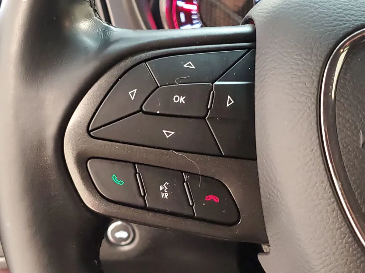 2020 Dodge Challenger SXT thumbnail 11