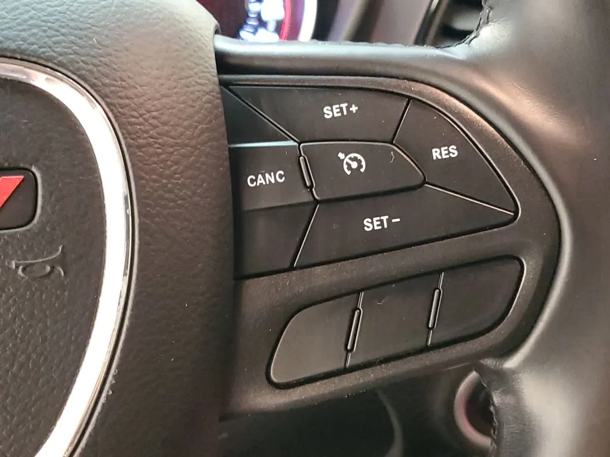 2020 Dodge Challenger SXT thumbnail 12