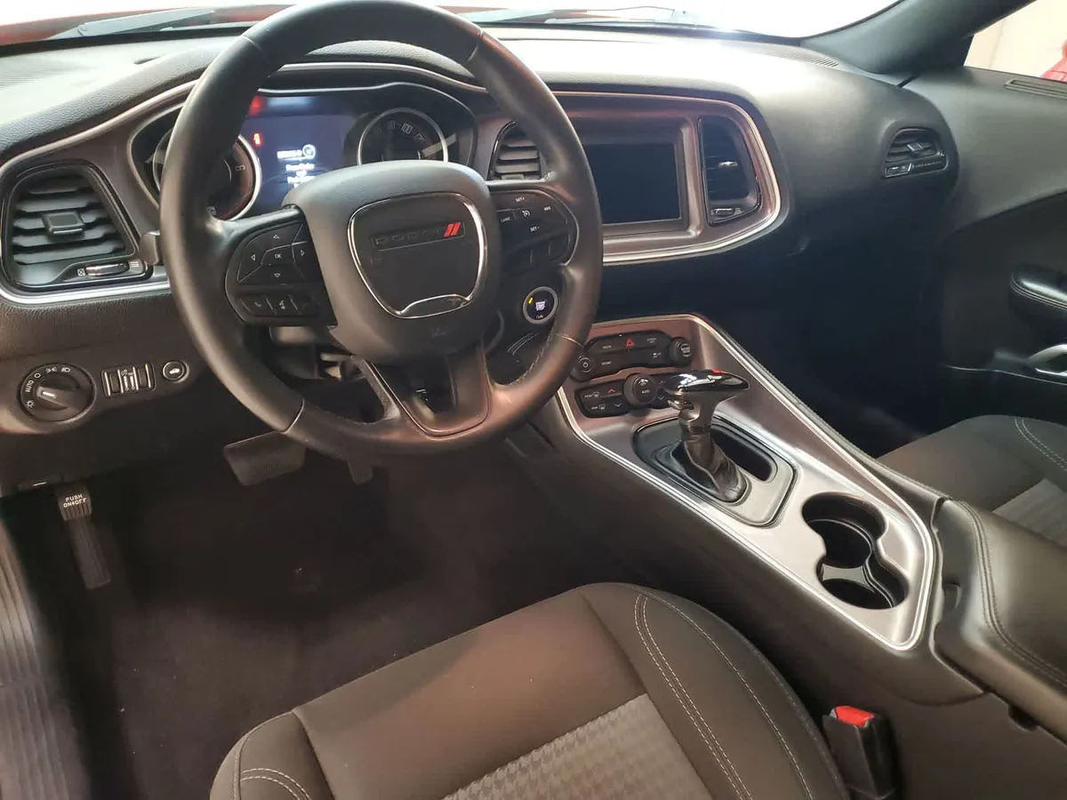 2020 Dodge Challenger SXT thumbnail 18