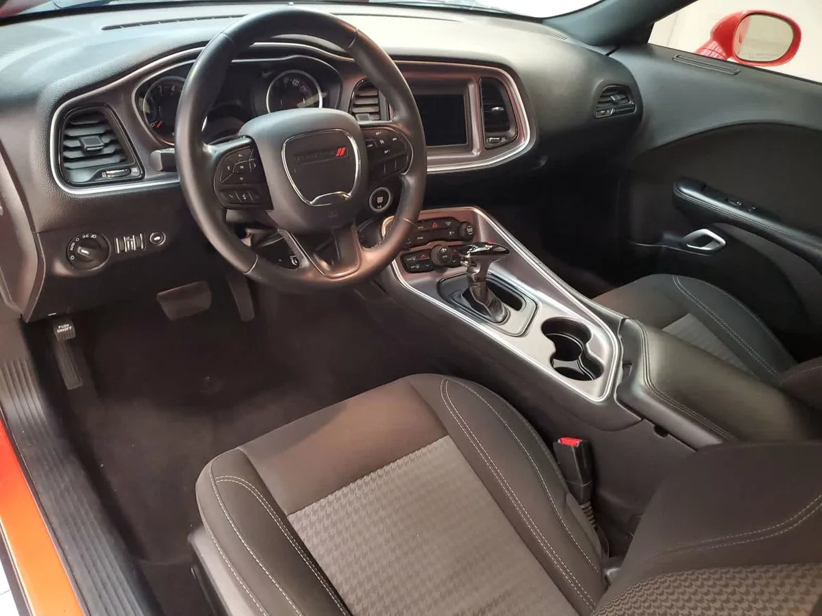 2020 Dodge Challenger SXT thumbnail 2