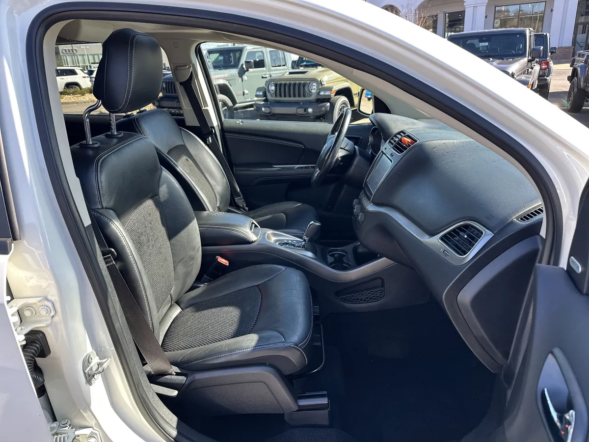 2020 Dodge Journey Crossroad thumbnail 14