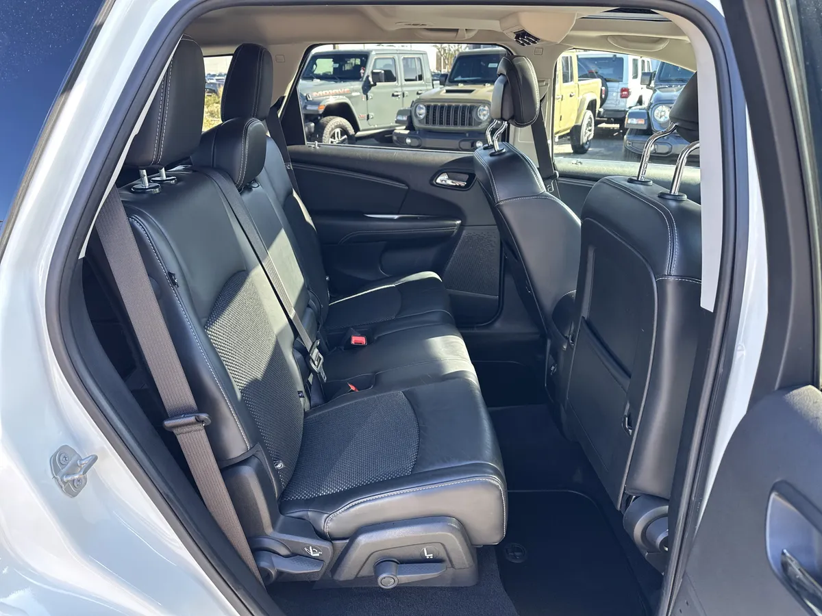 2020 Dodge Journey Crossroad thumbnail 16