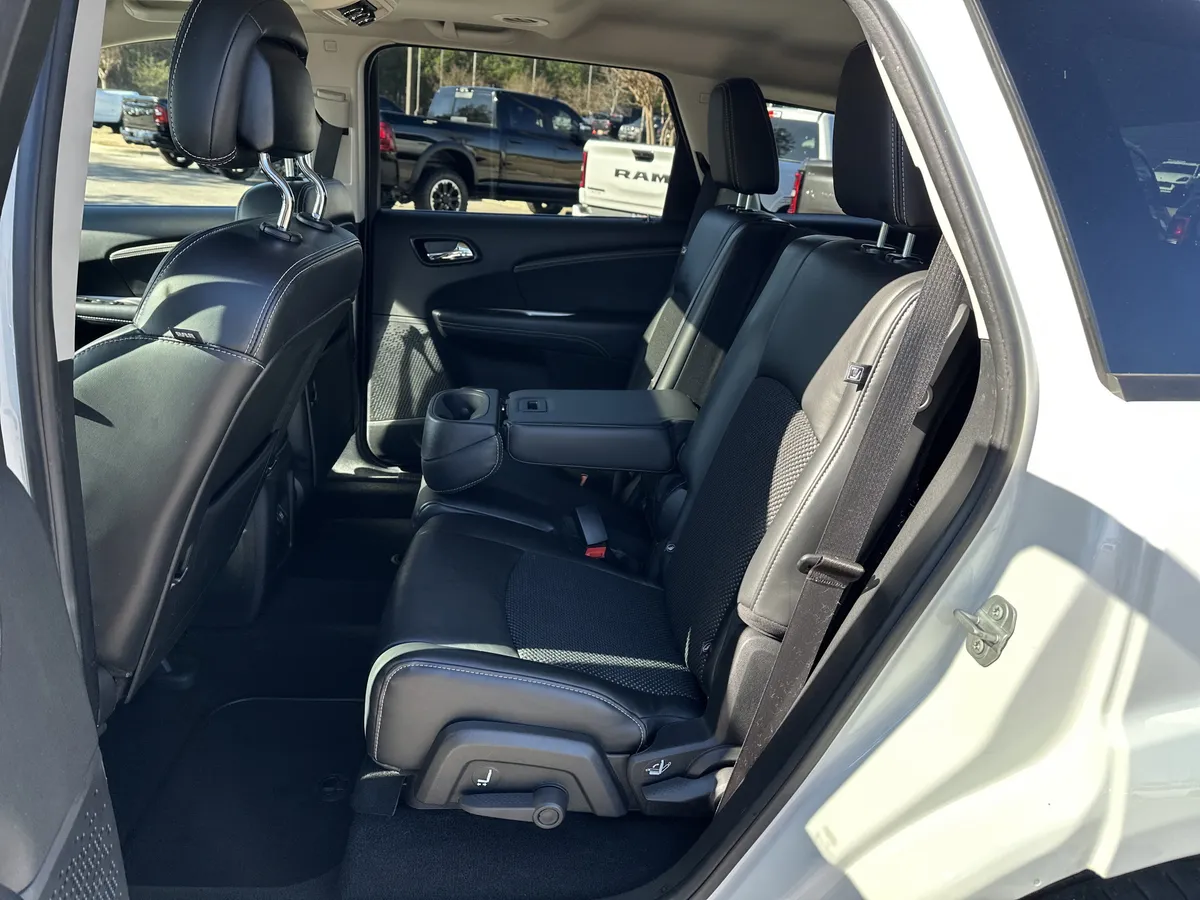 2020 Dodge Journey Crossroad thumbnail 21