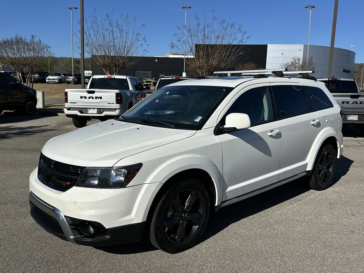 2020 Dodge Journey Crossroad thumbnail 3