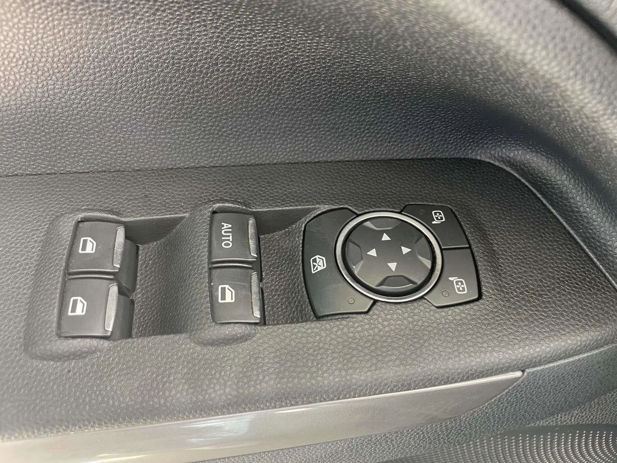 2020 Ford EcoSport SE thumbnail 22