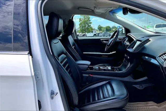 2020 Ford Edge SEL thumbnail 28