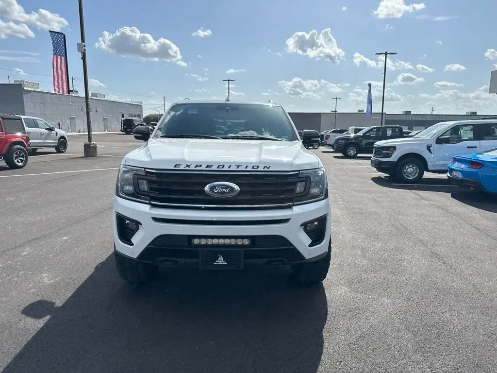 2020 Ford Expedition Max Limited thumbnail 3