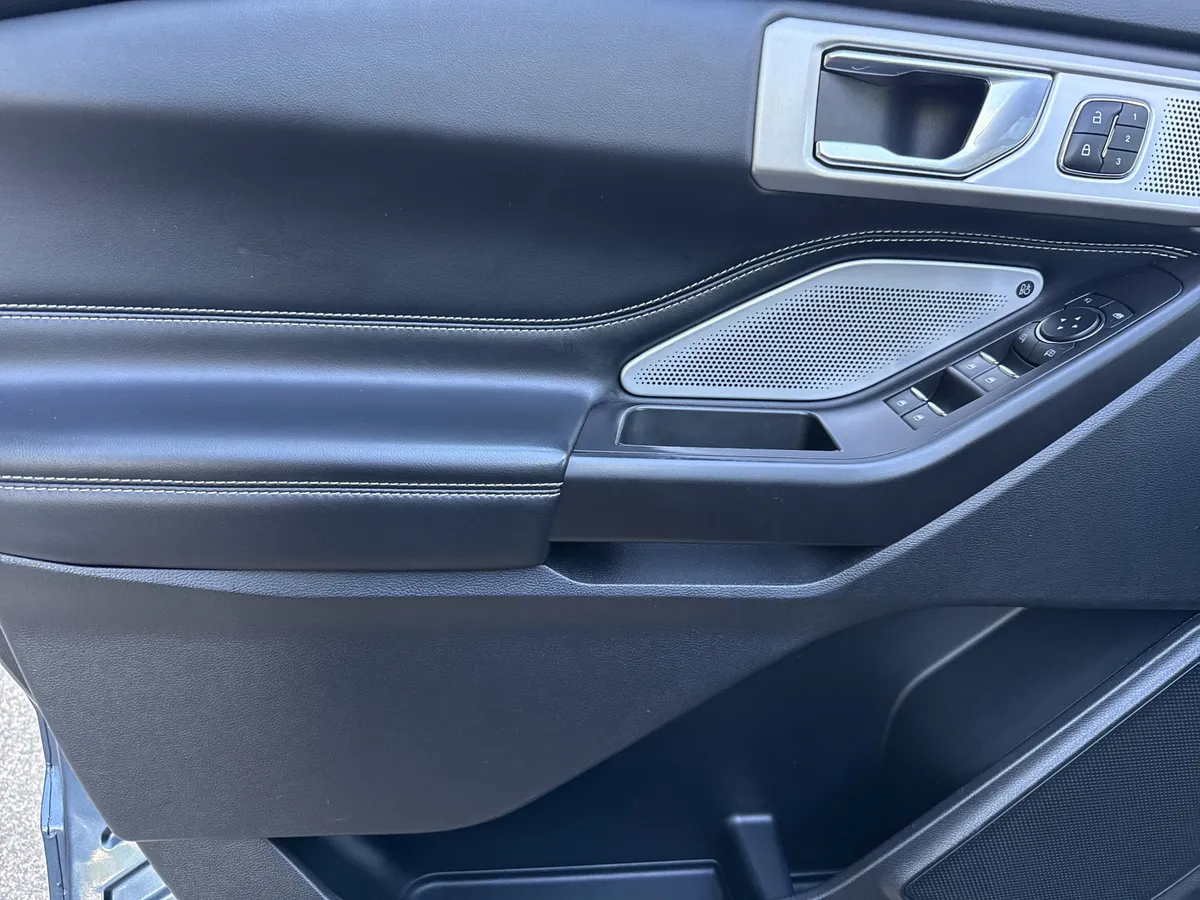 2020 Ford Explorer ST thumbnail 10