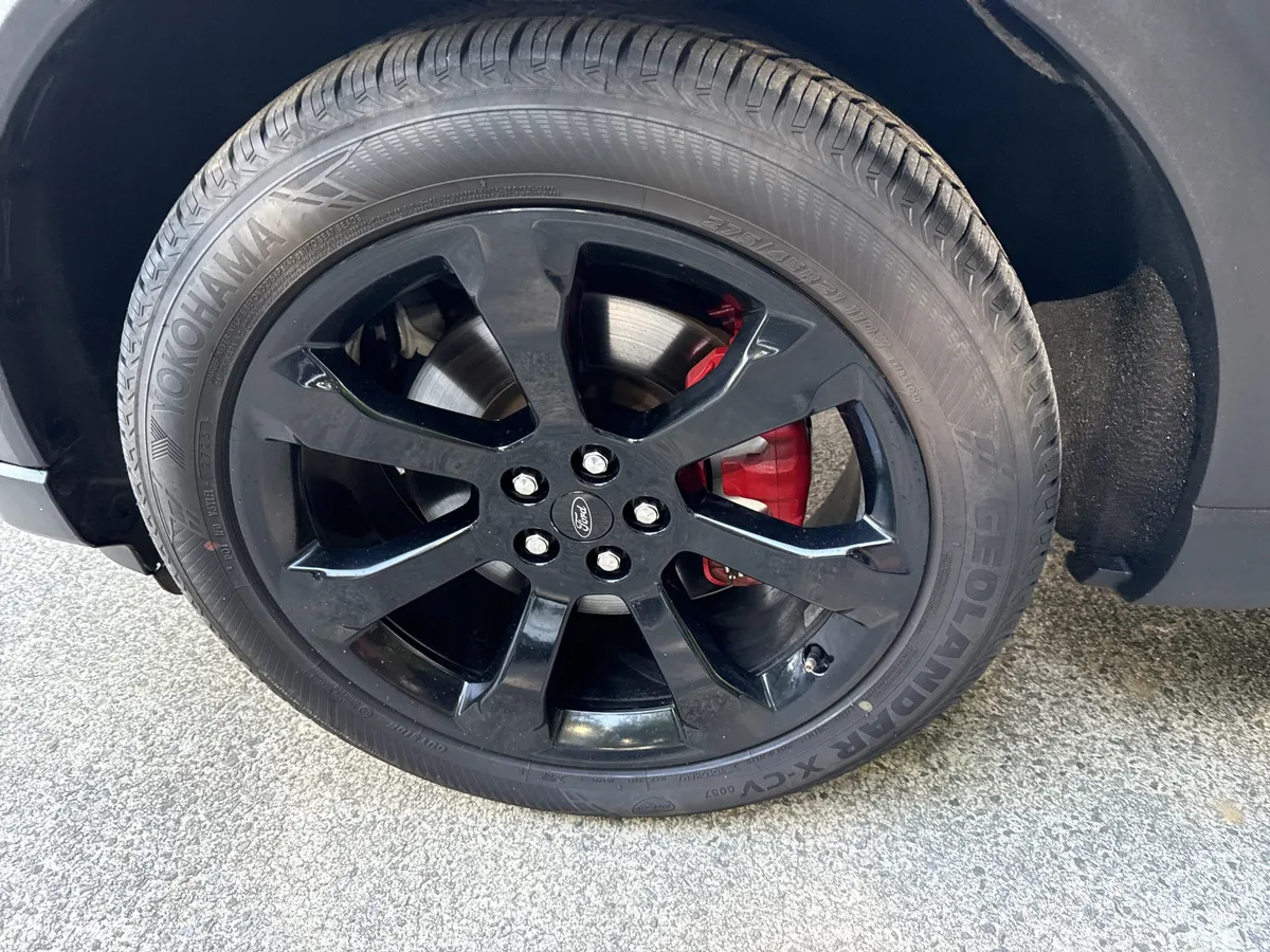 2020 Ford Explorer ST thumbnail 11