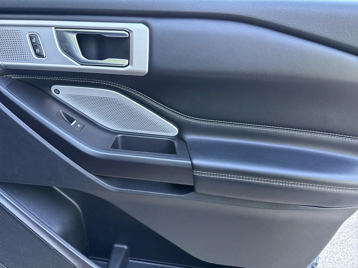 2020 Ford Explorer ST thumbnail 14