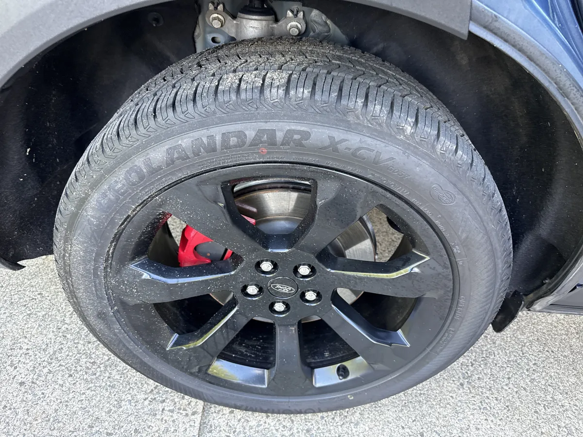 2020 Ford Explorer ST thumbnail 17