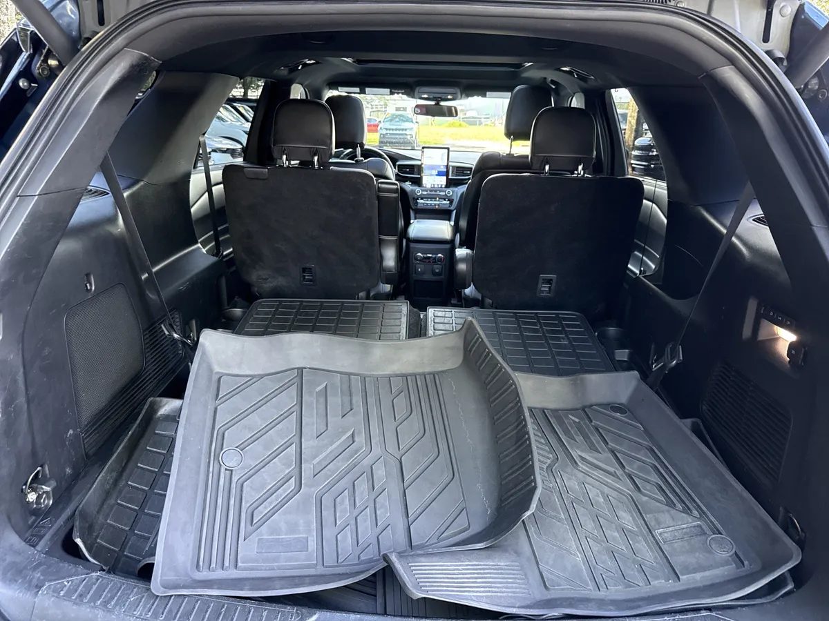 2020 Ford Explorer ST thumbnail 18