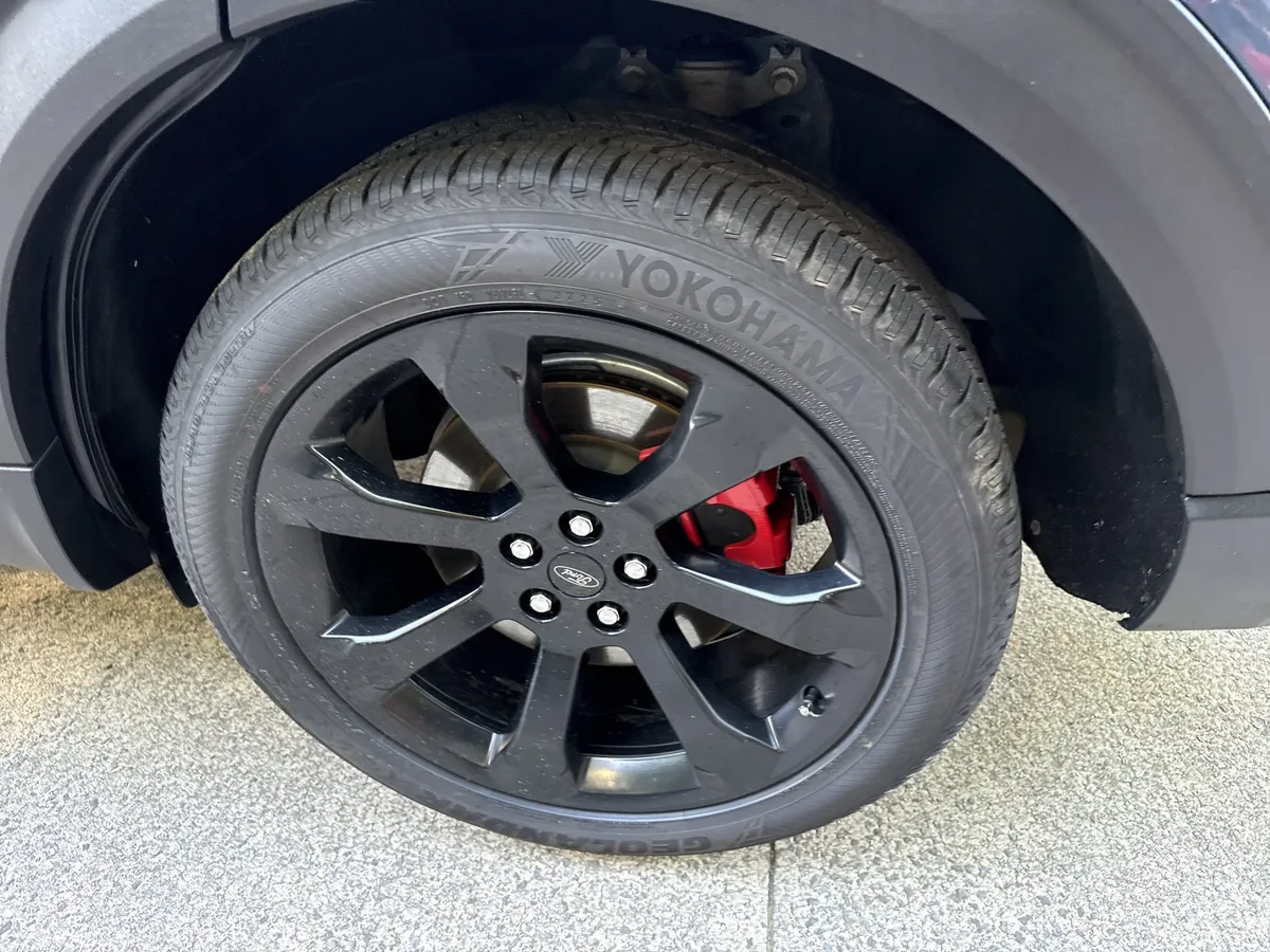 2020 Ford Explorer ST thumbnail 19
