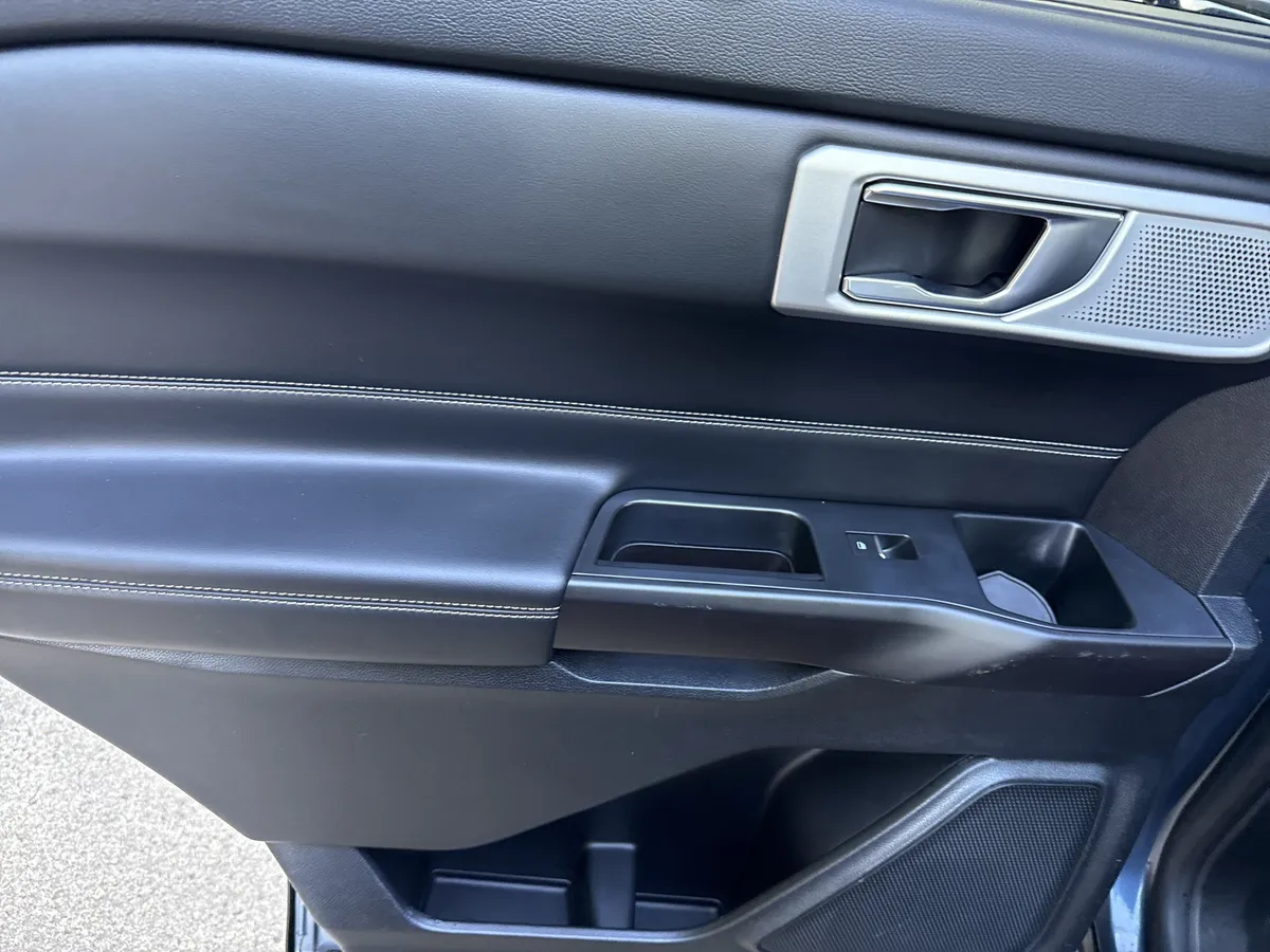 2020 Ford Explorer ST thumbnail 21