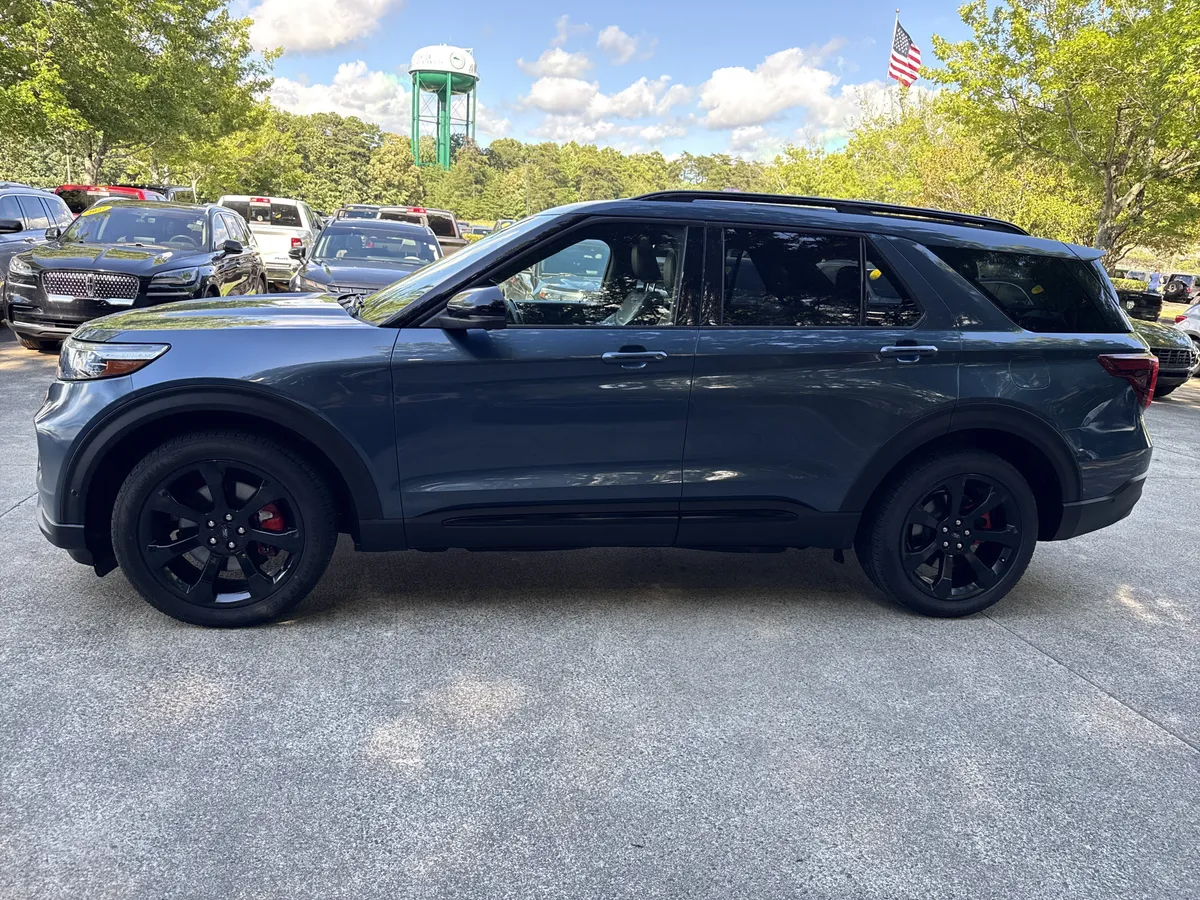 2020 Ford Explorer ST thumbnail 4