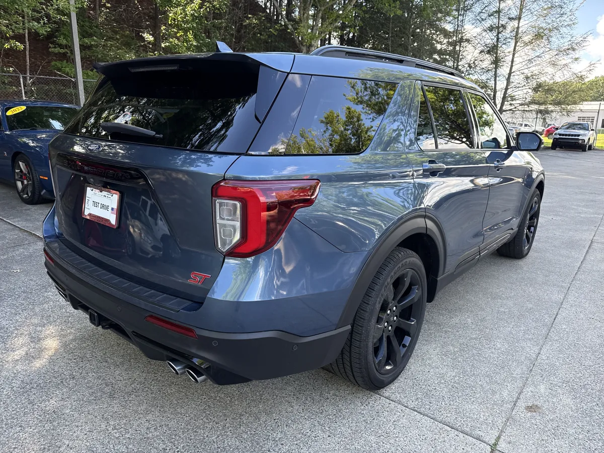2020 Ford Explorer ST thumbnail 7