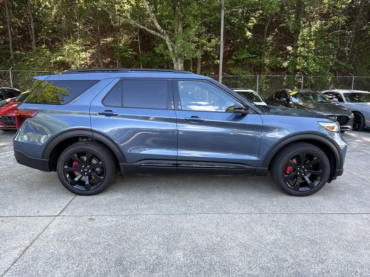 2020 Ford Explorer ST thumbnail 8