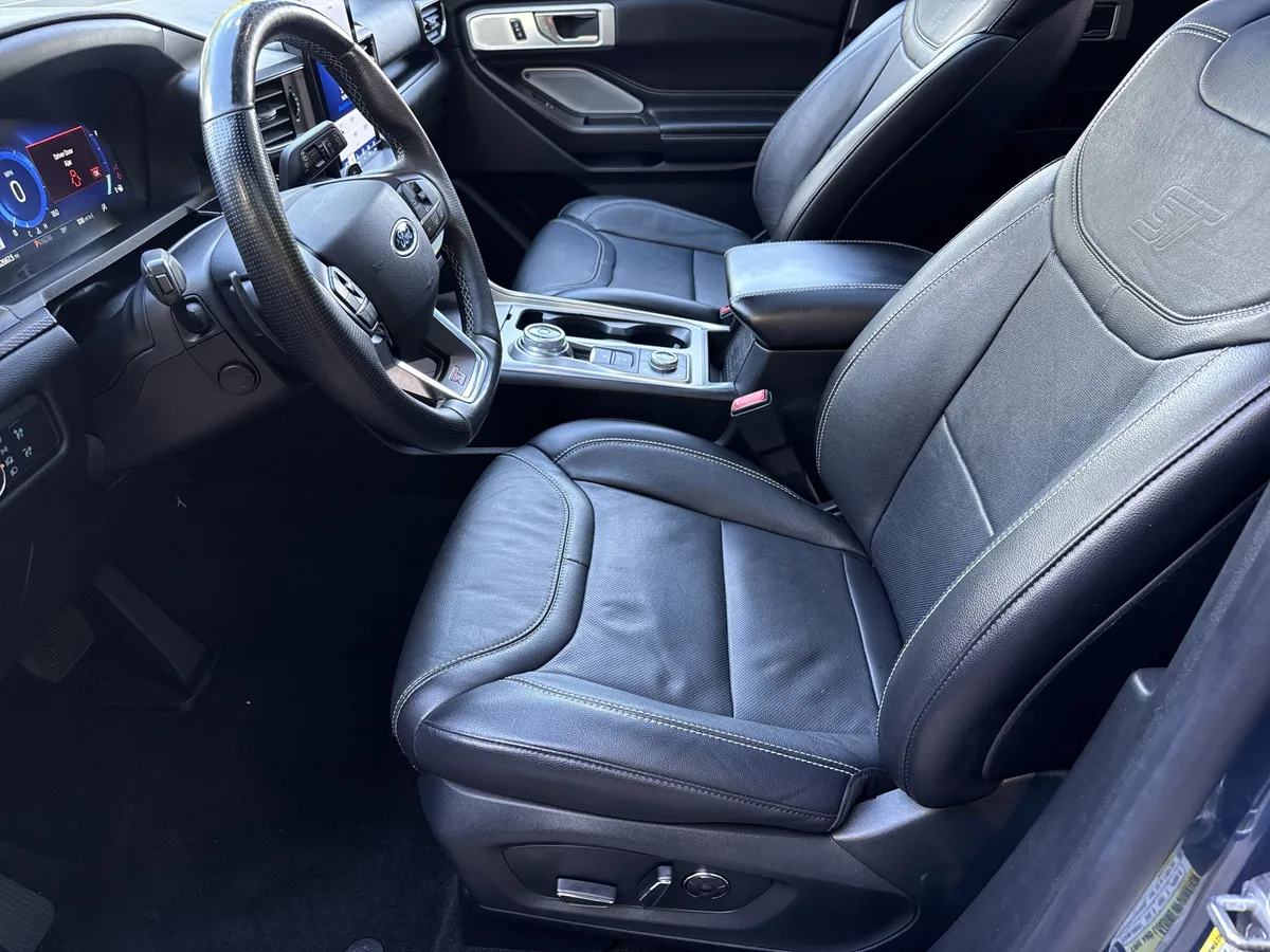 2020 Ford Explorer ST thumbnail 9