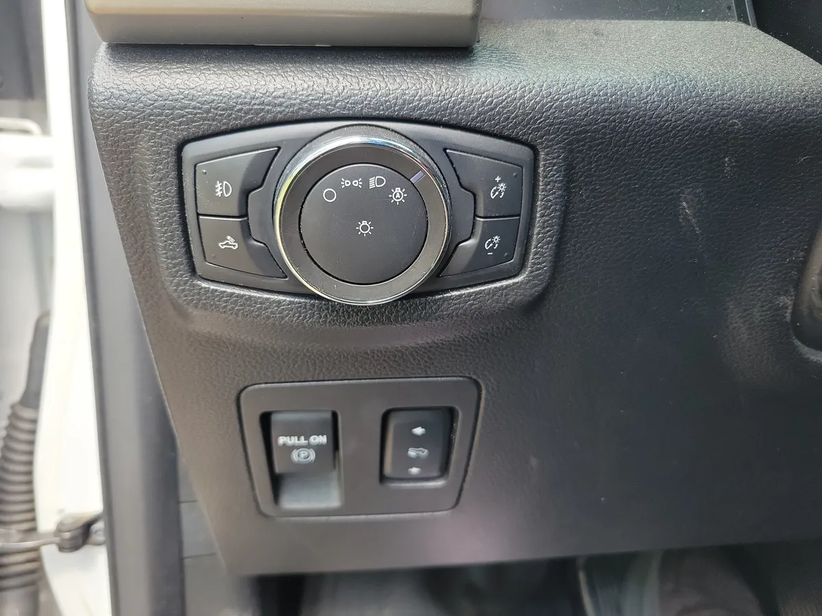 2020 Ford F-150 thumbnail 25