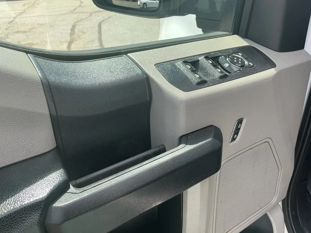 2020 Ford F-250SD XL thumbnail 16
