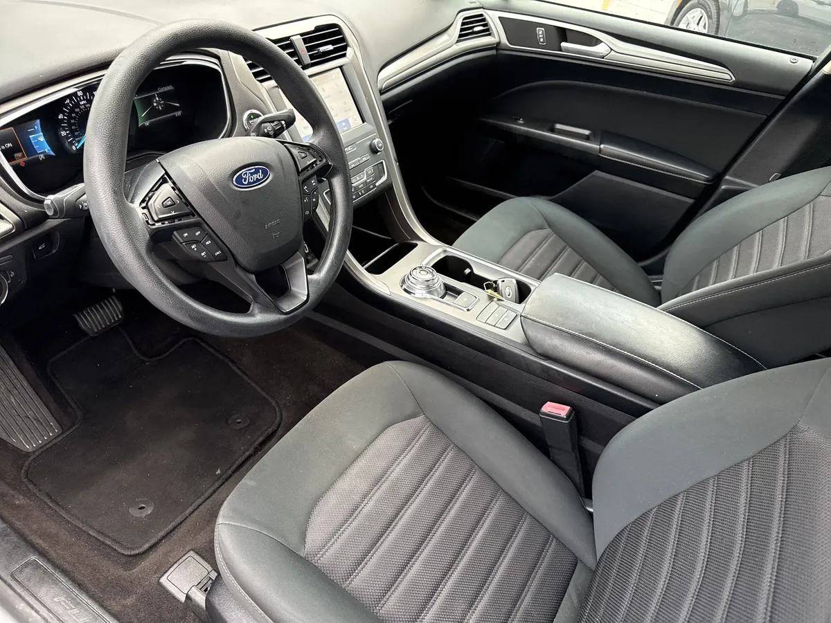 2020 Ford Fusion SE thumbnail 11