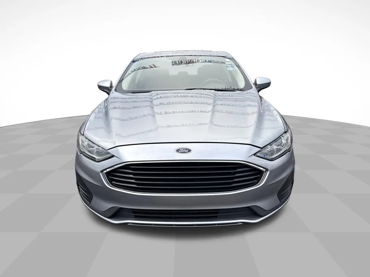 2020 Ford Fusion SE thumbnail 2