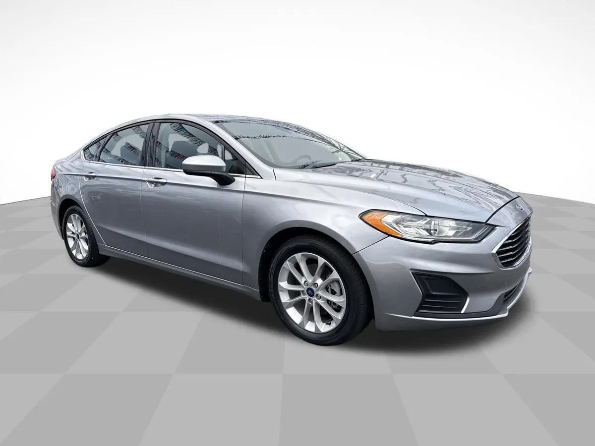 2020 Ford Fusion SE thumbnail 3