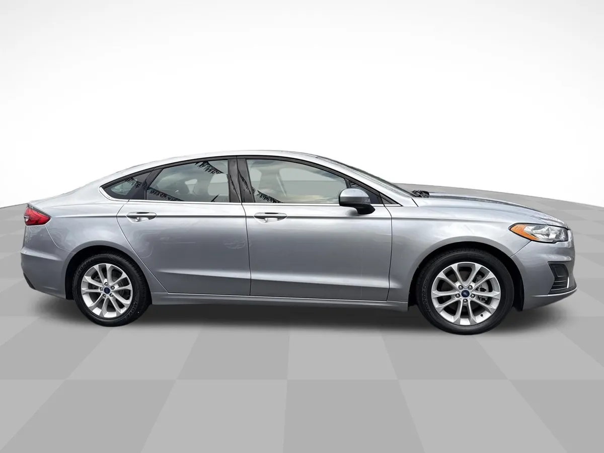 2020 Ford Fusion SE thumbnail 4