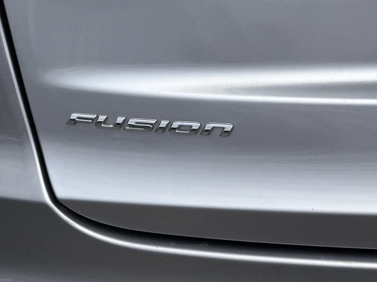 2020 Ford Fusion SE thumbnail 9